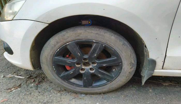 2010 Volkswagen Vento HIGHLINE 1.6 MPI, Petrol, Manual, 1,06,277 km, tyre