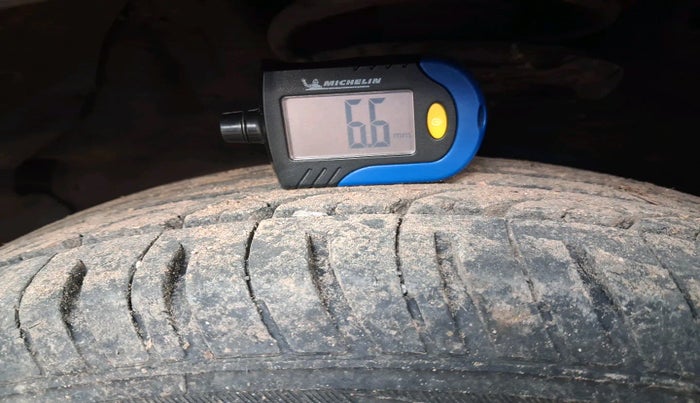 2011 Hyundai i20 MAGNA 1.2, Petrol, Manual, 66,949 km, tyre