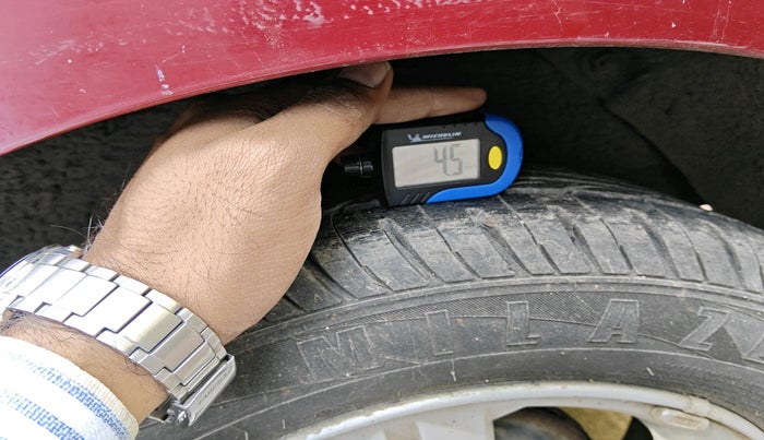 2011 Hyundai i20 SPORTZ (O) 1.2, Petrol, Manual, 77,100 km, tyre