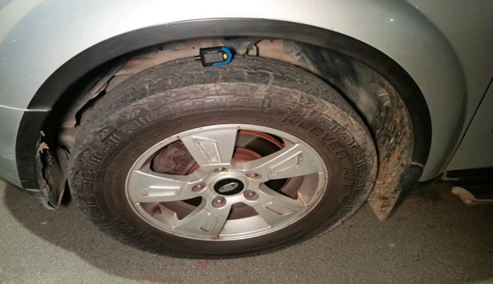 2012 Mahindra XUV500 W8, Diesel, Manual, 1,39,029 km, tyre