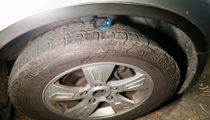 2012 Mahindra XUV500 W8, Diesel, Manual, 1,39,029 km, tyre