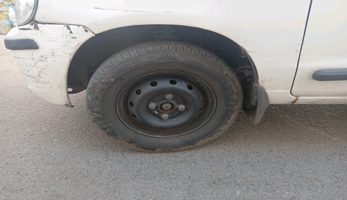 2010 Maruti Alto LXI, Petrol, Manual, 78,556 km, tyre