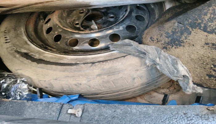 2011 Maruti SX4 VXI CNG, CNG, Manual, 1,12,000 km, tyre