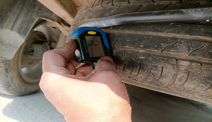 2022 Maruti XL6 ZETA MT, Petrol, Manual, 46,090 km, tyre