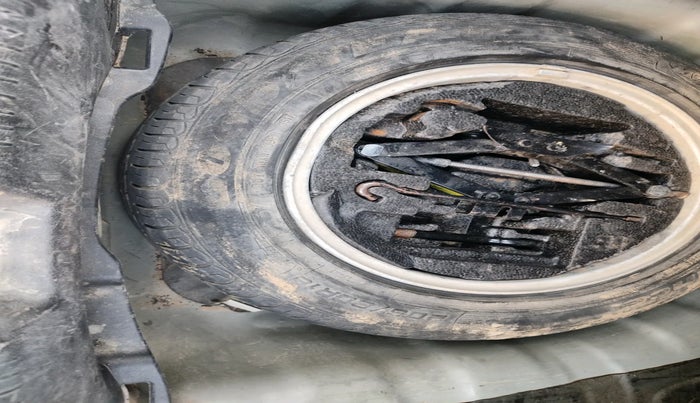 2014 Hyundai New Elantra 1.6 SX MT DIESEL, Diesel, Manual, 1,03,614 km, tyre