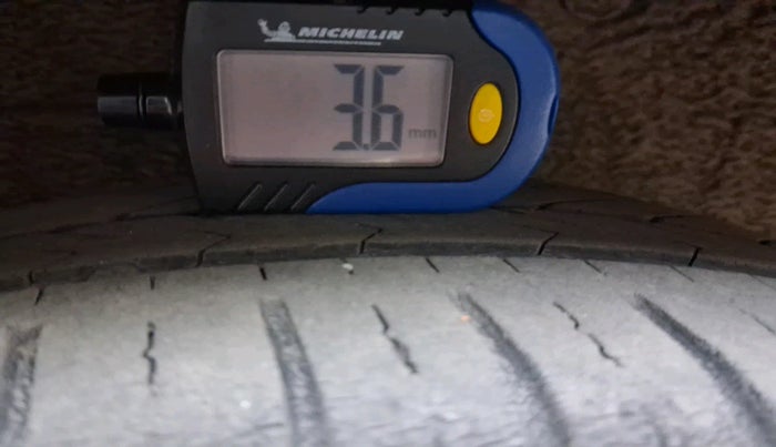 2016 Hyundai Grand i10 SPORTZ 1.2 KAPPA VTVT, Petrol, Manual, 42,984 km, tyre