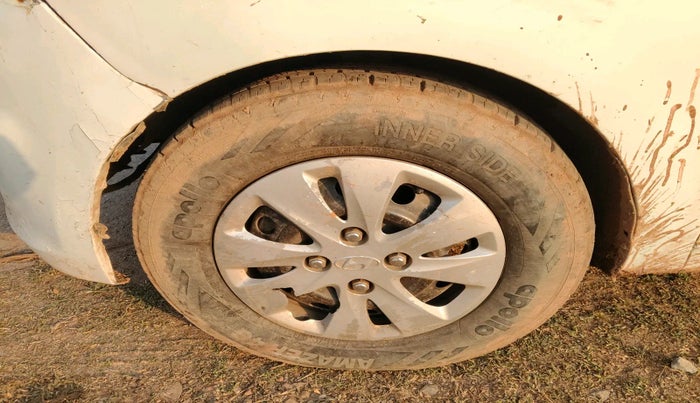 2011 Hyundai i10 MAGNA 1.1, Petrol, Manual, 1,89,398 km, tyre