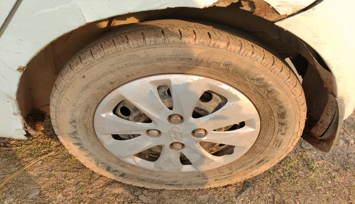 2011 Hyundai i10 MAGNA 1.1, Petrol, Manual, 1,89,398 km, tyre