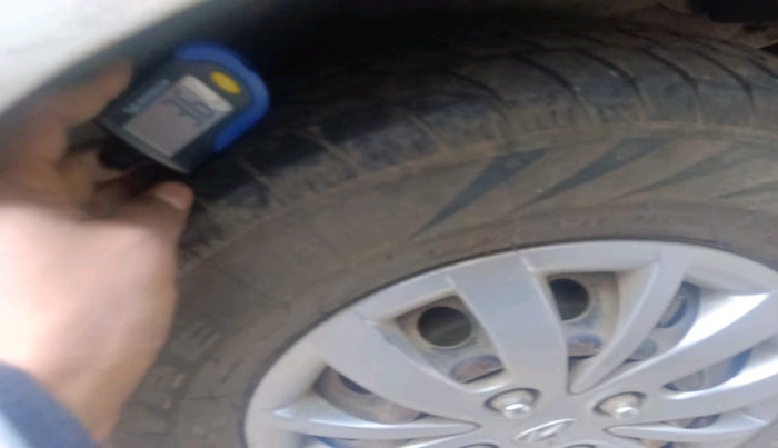 2015 Hyundai i10 MAGNA 1.1, Petrol, Manual, 75,126 km, tyre