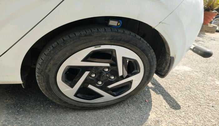 2024 Hyundai GRAND I10 NIOS SPORTZ AMT 1.2 KAPPA VTVT, Petrol, Automatic, 21,321 km, tyre