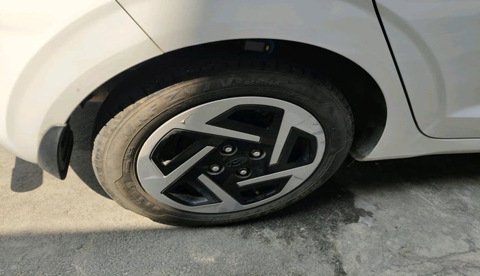 2024 Hyundai GRAND I10 NIOS SPORTZ AMT 1.2 KAPPA VTVT, Petrol, Automatic, 21,321 km, tyre