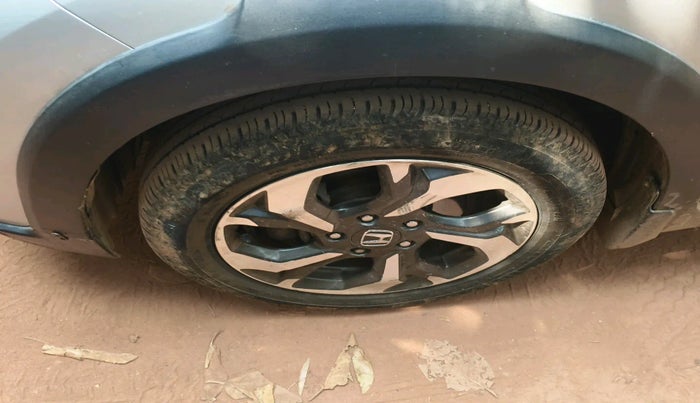 2016 Honda BR-V 1.5L I-VTEC V, Petrol, Manual, 1,63,800 km, tyre