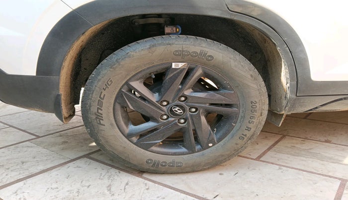 2022 Hyundai Creta S PLUS KNIGHT 1.5 PETROL, Petrol, Manual, 30,843 km, tyre