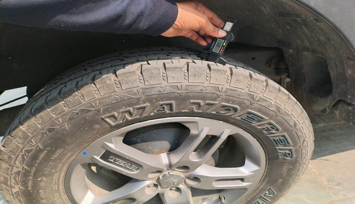 2023 Mahindra Thar LX P 2WD AT HT, Petrol, Automatic, 11,048 km, tyre