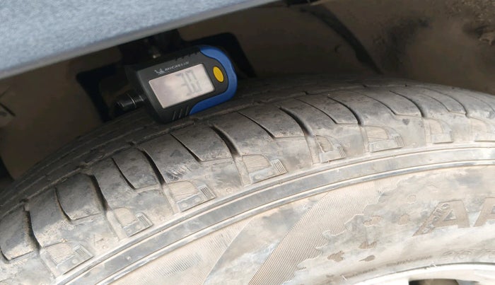 2023 Mahindra BOLERO NEO N10 R, Diesel, Manual, 49,213 km, tyre