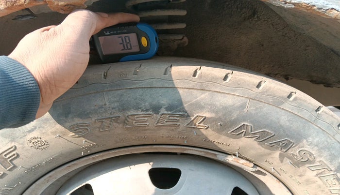 2018 Maruti Eeco 7 STR, Petrol, Manual, 1,48,662 km, tyre