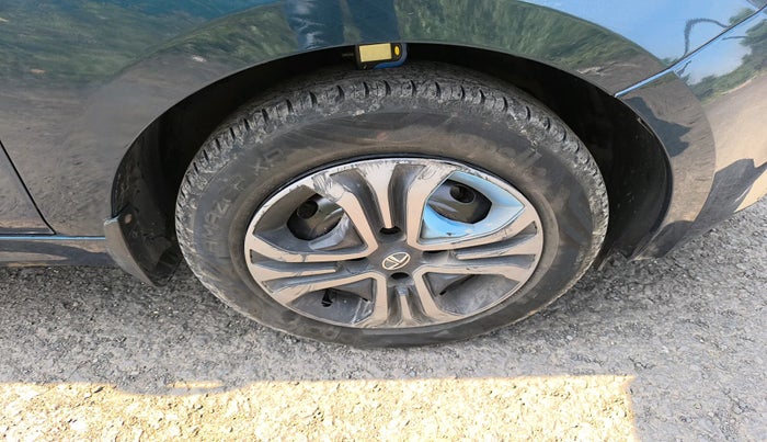 2022 Tata TIGOR EV XZ PLUS, Electric, Automatic, 77,437 km, tyre