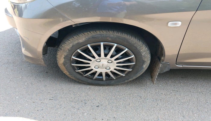 2015 Honda Amaze 1.2L I-VTEC S, Petrol, Manual, 1,36,757 km, tyre