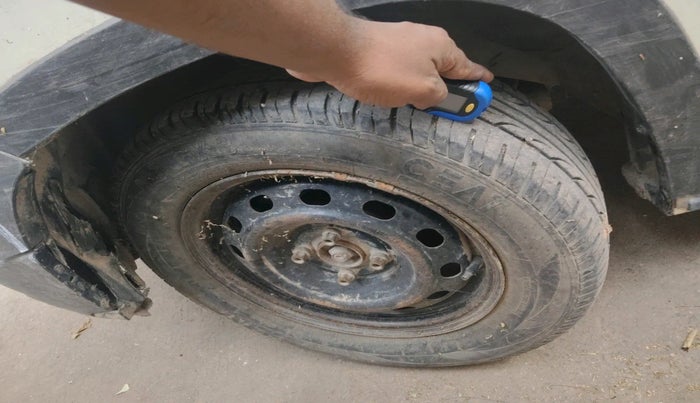 2016 Mahindra Kuv100 K4 D 6 STR, Diesel, Manual, 49,241 km, tyre