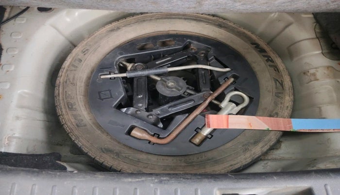 2016 Mahindra Kuv100 K4 D 6 STR, Diesel, Manual, 49,241 km, tyre