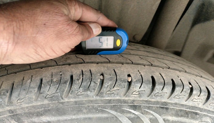 2021 Maruti Vitara Brezza LXI, Petrol, Manual, 39,256 km, tyre