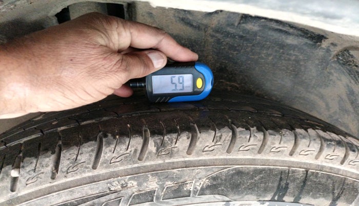 2021 Maruti Vitara Brezza LXI, Petrol, Manual, 39,256 km, tyre