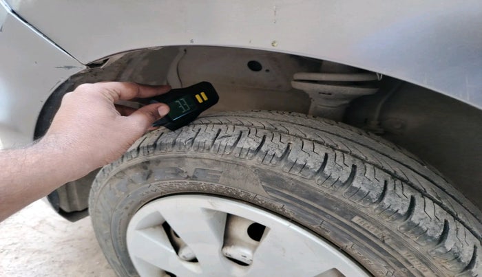 2014 Maruti Wagon R 1.0 LXI CNG, Petrol, Manual, 1,41,178 km, tyre