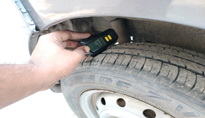 2014 Maruti Wagon R 1.0 LXI CNG, Petrol, Manual, 1,41,178 km, tyre