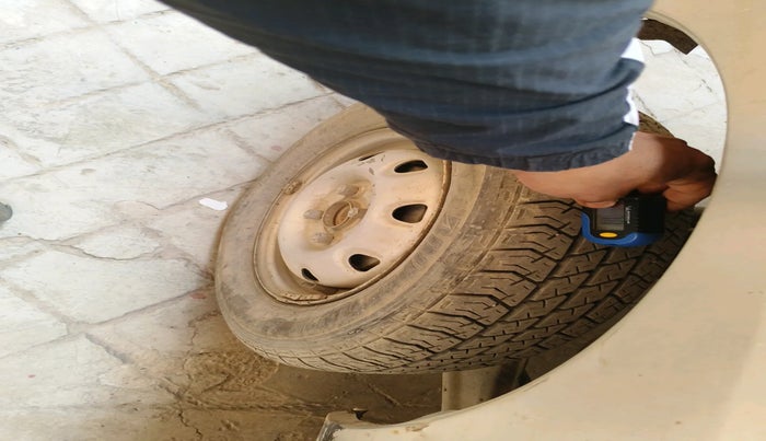 2015 Maruti Eeco 5 STR WITH A/C+HTR, CNG, Manual, 54,440 km, tyre