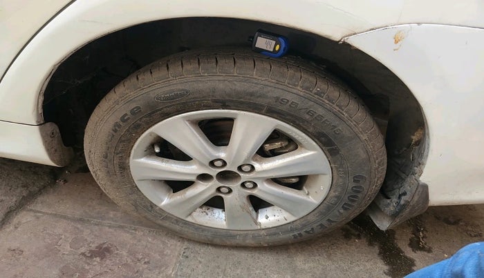 2013 Toyota Corolla Altis VL AT PETROL, Petrol, Automatic, 2,27,573 km, tyre