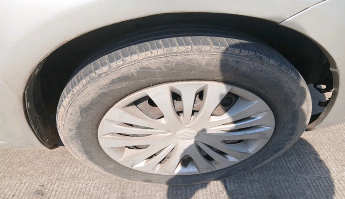 2013 Maruti Ertiga VXI, Petrol, Manual, 1,06,275 km, tyre