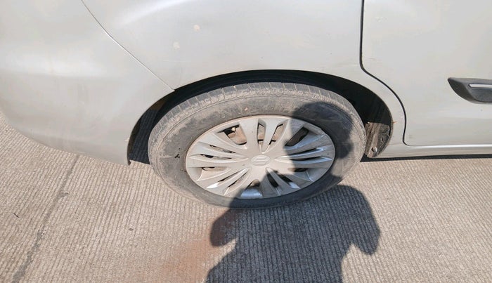 2013 Maruti Ertiga VXI, Petrol, Manual, 1,06,275 km, tyre