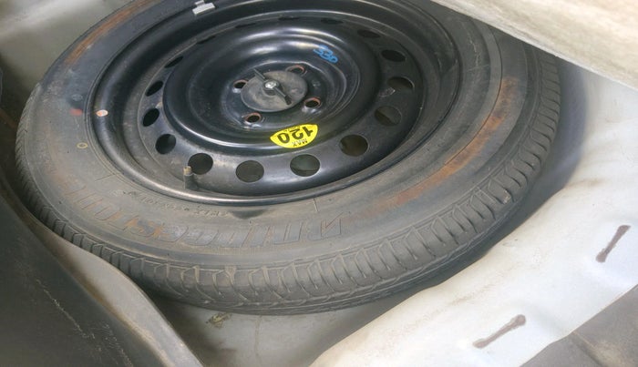 2017 Hyundai Elite i20 ASTA 1.4 CRDI (O), Diesel, Manual, 1,43,673 km, tyre