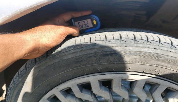 2010 Nissan Micra XE PETROL, Petrol, Manual, 1,57,857 km, tyre