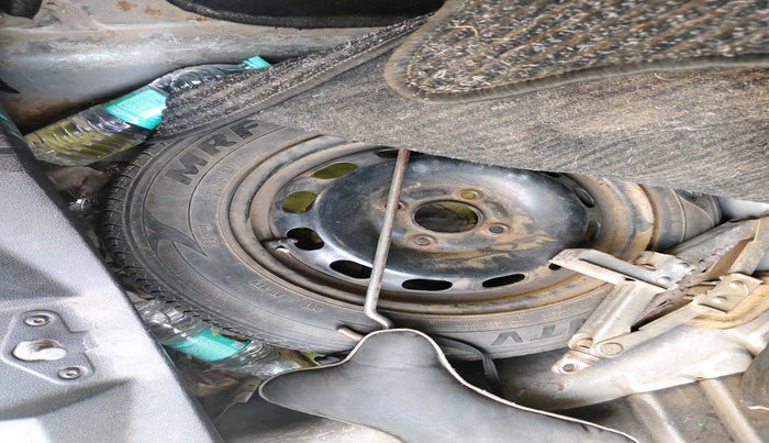 2012 Ford Figo EXI 1.4 DIESEL, Diesel, Manual, 1,37,964 km, tyre