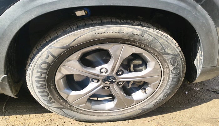 2020 KIA SELTOS HTK PLUS 1.5, Petrol, Manual, 26,009 km, tyre