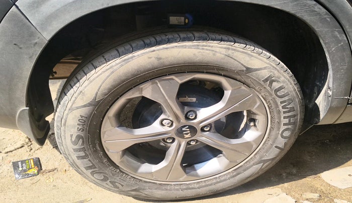 2020 KIA SELTOS HTK PLUS 1.5, Petrol, Manual, 26,009 km, tyre