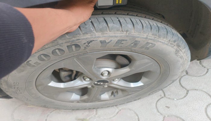 2022 KIA SELTOS HTK PLUS 1.5, Petrol, Manual, 25,112 km, tyre