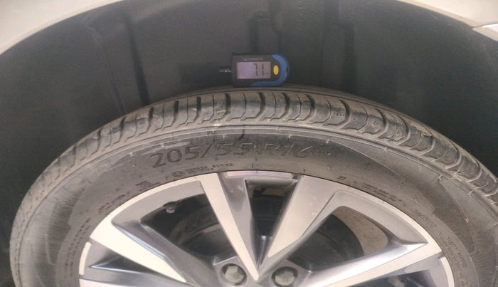 2023 Skoda SLAVIA STYLE 1.5L TSI DSG, Petrol, Automatic, 3,798 km, tyre