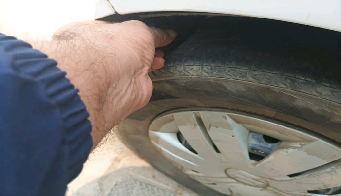 2018 Maruti Alto 800 LXI CNG, Petrol, Manual, 1,04,917 km, tyre