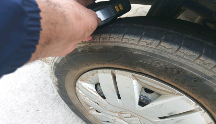 2018 Maruti Alto 800 LXI CNG, Petrol, Manual, 1,04,917 km, tyre