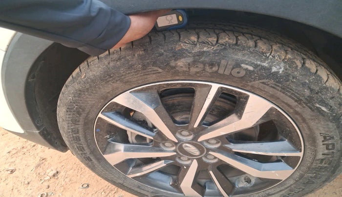 2019 Mahindra XUV300 W8 (O) 1.5 DIESEL, Diesel, Manual, 83,314 km, tyre