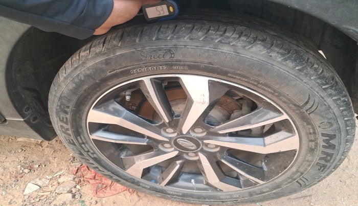 2019 Mahindra XUV300 W8 (O) 1.5 DIESEL, Diesel, Manual, 83,314 km, tyre