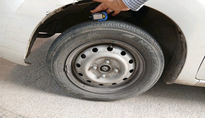 2016 Maruti Wagon R 1.0 LXI CNG, Petrol, Manual, 3,24,580 km, tyre