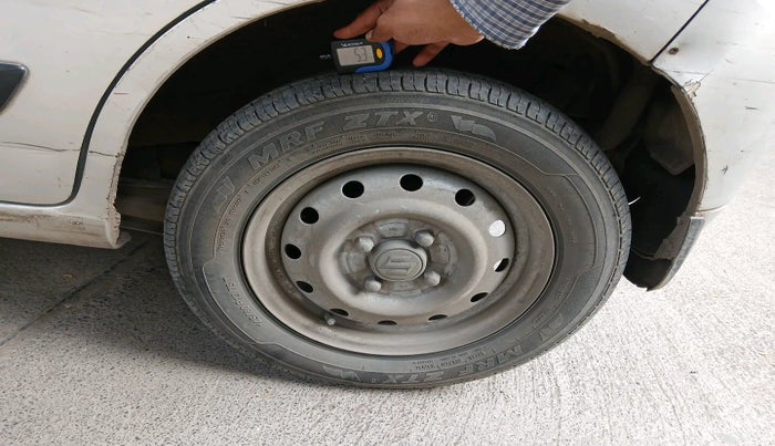 2016 Maruti Wagon R 1.0 LXI CNG, Petrol, Manual, 3,24,580 km, tyre