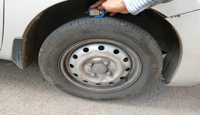 2016 Maruti Wagon R 1.0 LXI CNG, Petrol, Manual, 3,24,580 km, tyre