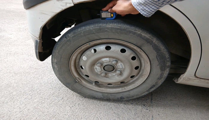 2016 Maruti Wagon R 1.0 LXI CNG, Petrol, Manual, 3,24,580 km, tyre