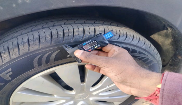 2015 Maruti S Cross DELTA 1.3, Diesel, Manual, 1,51,111 km, tyre