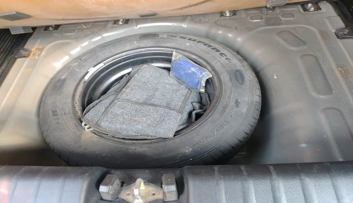 2021 KIA SONET HTX 1.5 AT, Diesel, Automatic, 63,858 km, tyre