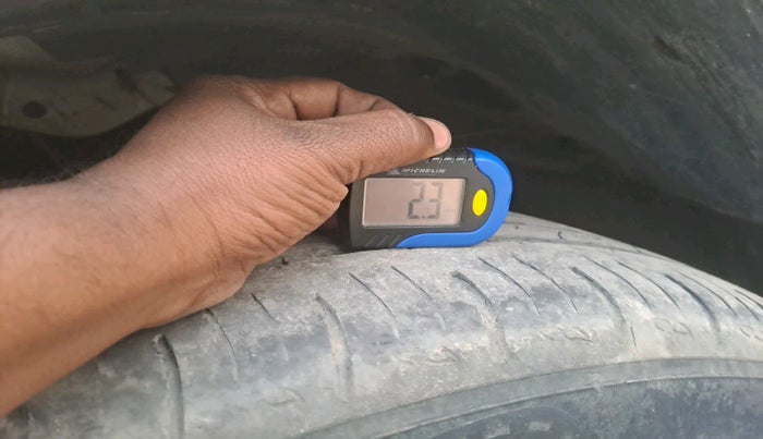 2016 Mahindra TUV300 T8, Diesel, Manual, 1,56,417 km, tyre